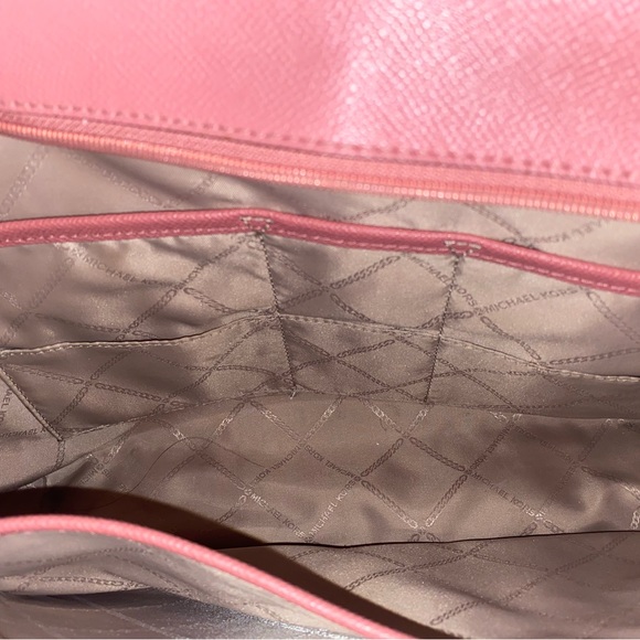 FINAL MARKDOWN! MICHAEL KORS - Voyager Crossgrain Leather Tote, Pink, Medium - Picture 14 of 16